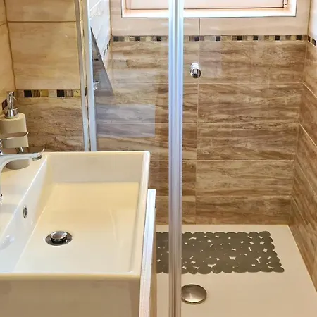 דירה Attic Near Centre
