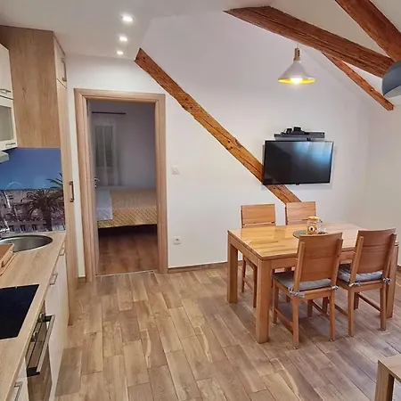 Attic Near Centre דירה ספליט