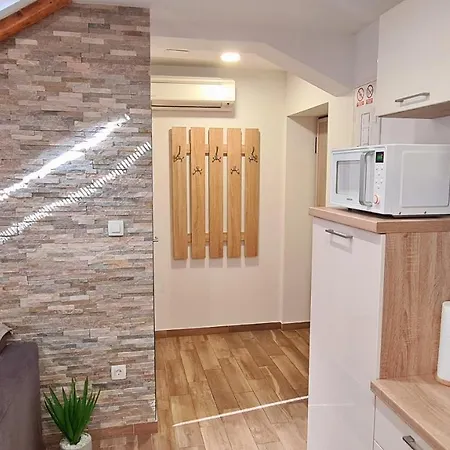Attic Near Centre דירה *