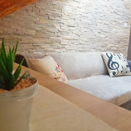 Attic Near Centre דירה *