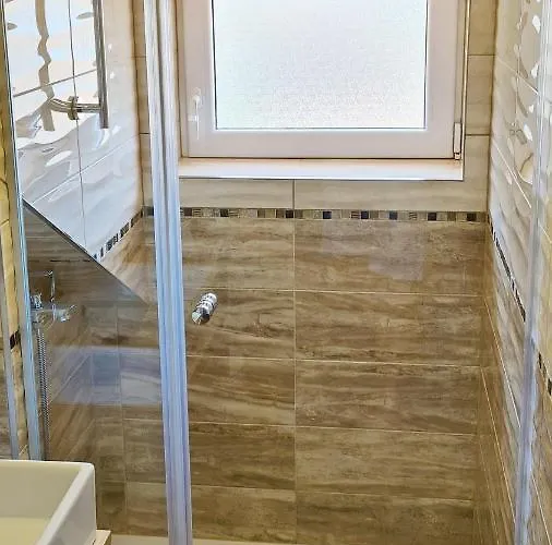 아파트 Attic Near Centre