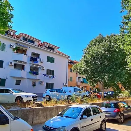 Attic Near Centre * Split